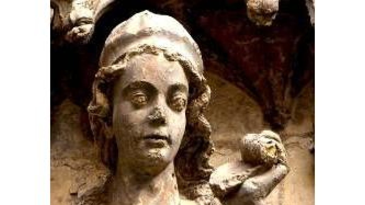 En el rostro de la Sibila, del pórtico occidental, se aprecia el deterioro