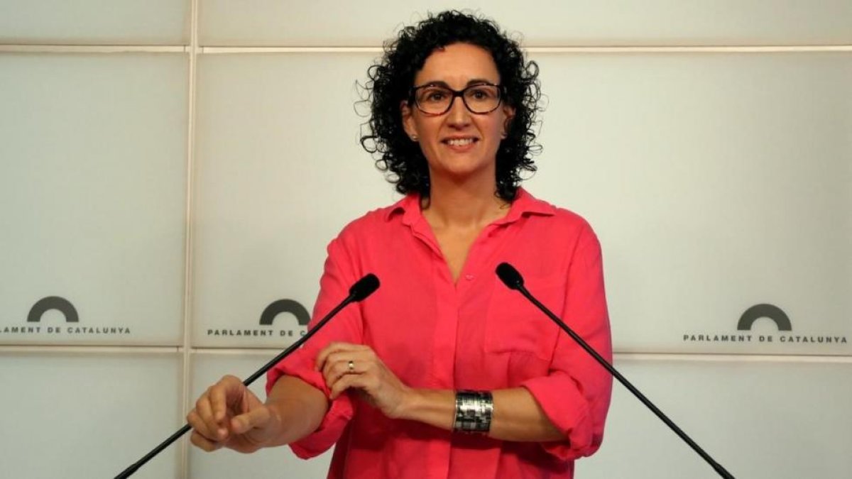 Marta Rovira, durante la rueda de prensa que ha ofrecido este martes en el Parlament.