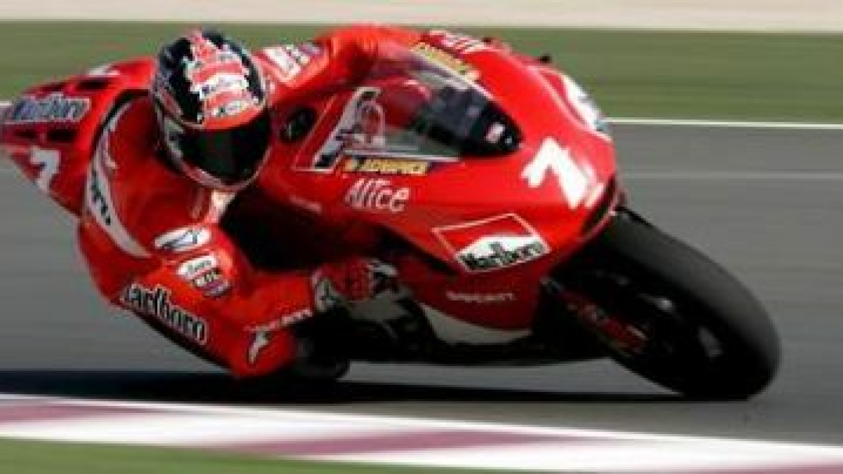 El piloto español Carlos Checa sigue sumando puntos en su reto de ser campeón mundial.