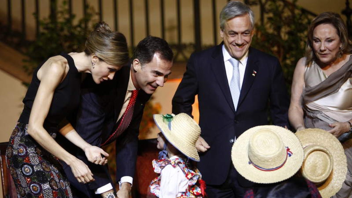 Los príncipes junto al presidente de Chile y su esposa.