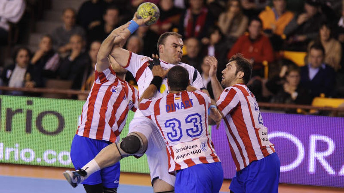 El Reale Ademar y el Atlético de Madrid volverán a verse las caras en la segunda semifinal de la Copa Asobal.