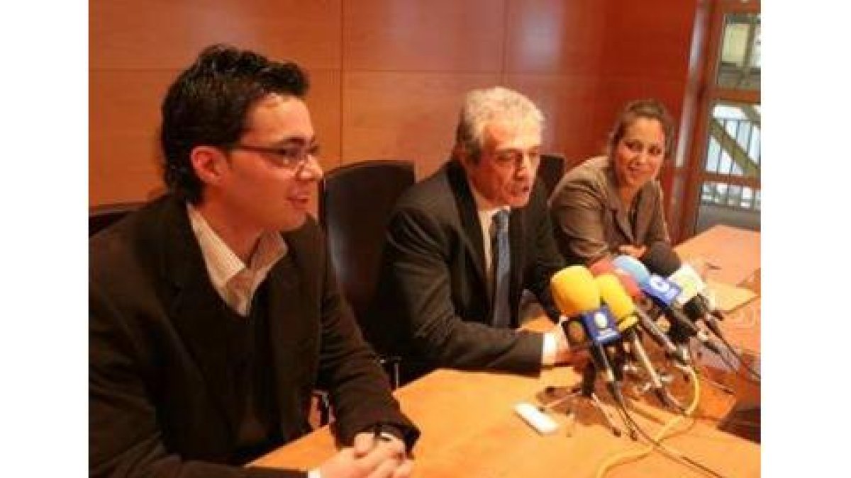 Diego Moreno, José Ángel Azuara y Helena Castellano, ayer en la Ciuden