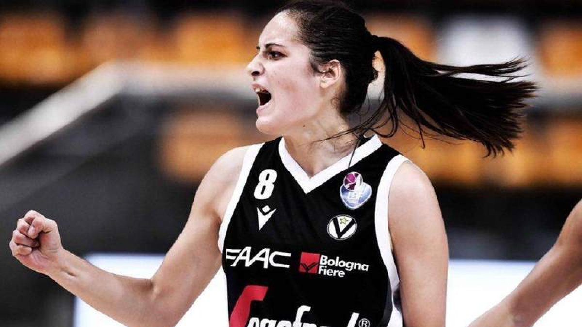 Ángela Salvadores se ha convertido en pieza indispensable del Besiktas HDI Sigortas. AGENCIAS