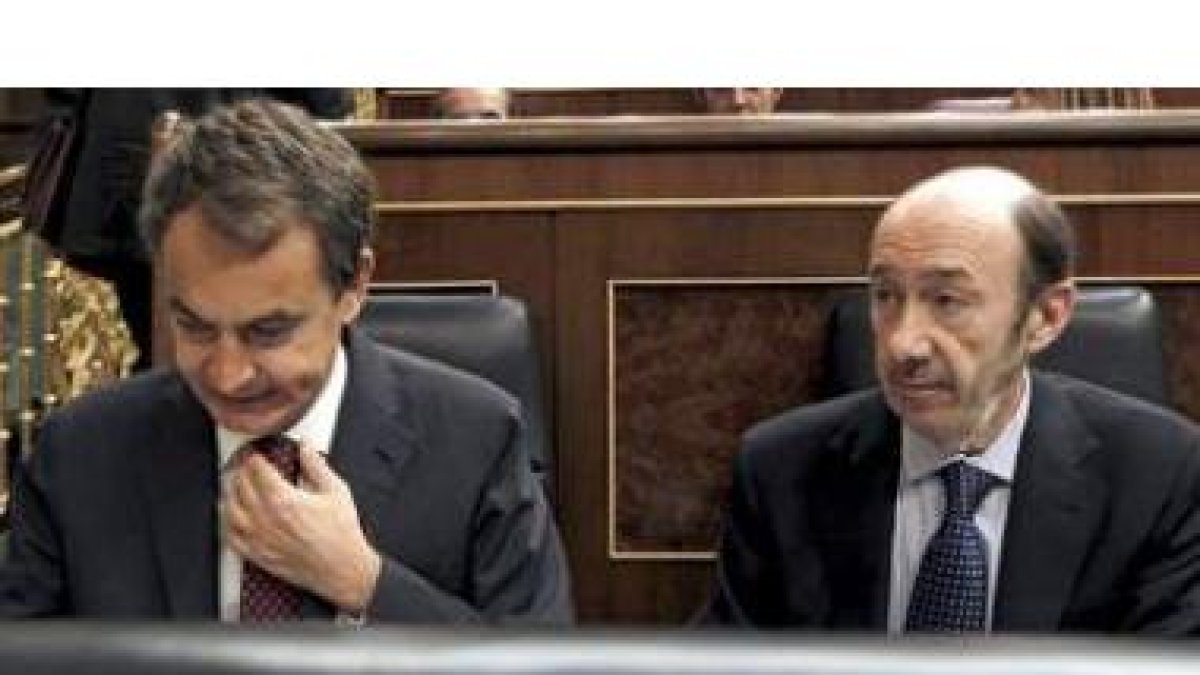 Zapatero y Rubalcaba, ayer en el Congreso durante la sesión de control al Gobierno.