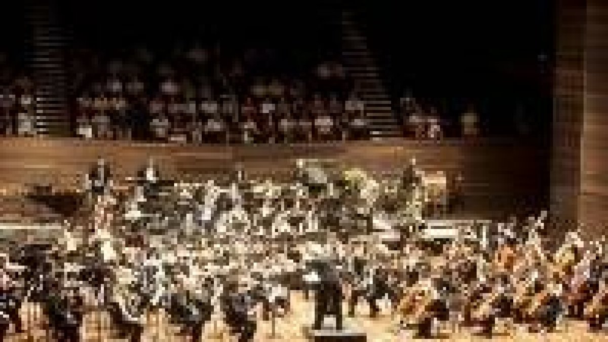 La Joven Orquesta Nacional de España durante su actuación ayer en el Auditorio Ciudad de León