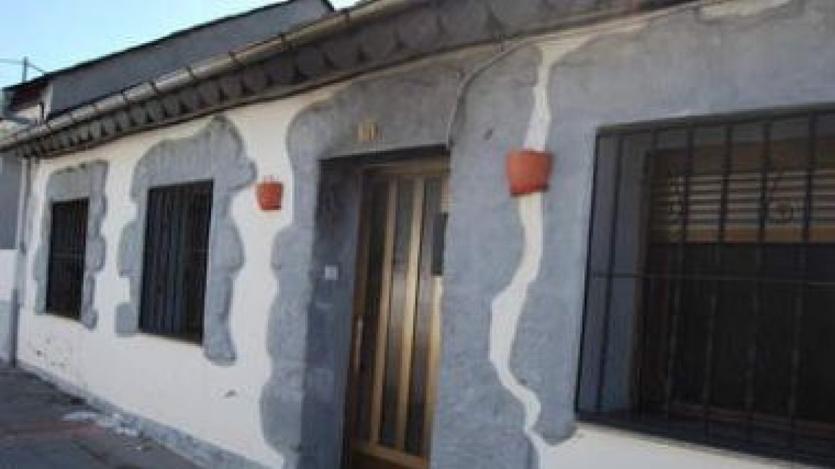 Aunque las llamas afectaron seriamente a la salita, la vivienda no se vio dañada.