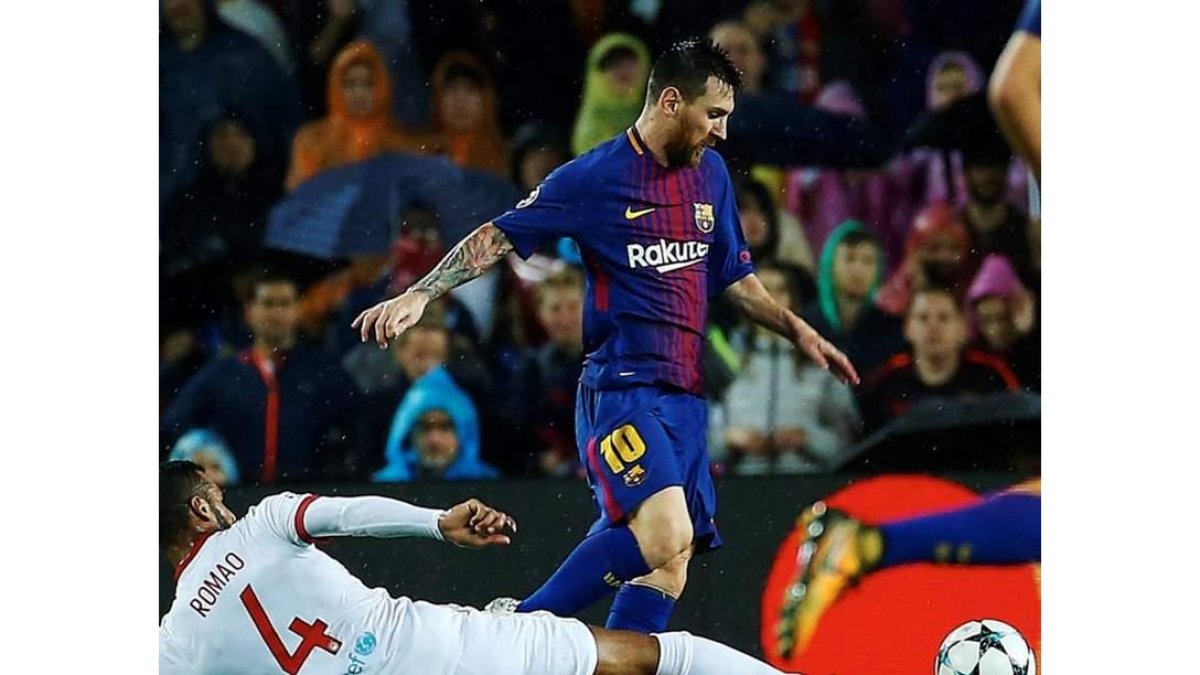 El argentino Messi volvió a ser ayer el jugador más dinámico de un Barça bastante gris. ALEJANDRO GARCÍA