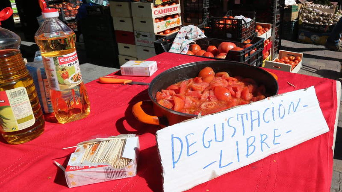 Los puestos de tomates estarán abiertos al público durante la jornada del domingo.