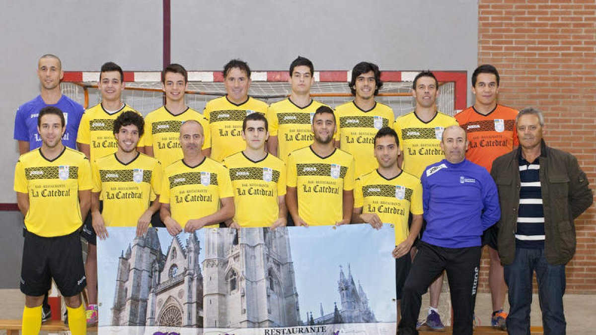 Formación del equipo de La Roma FS/Restaurante La Catedral que disputa la liga de la Asolefusa .