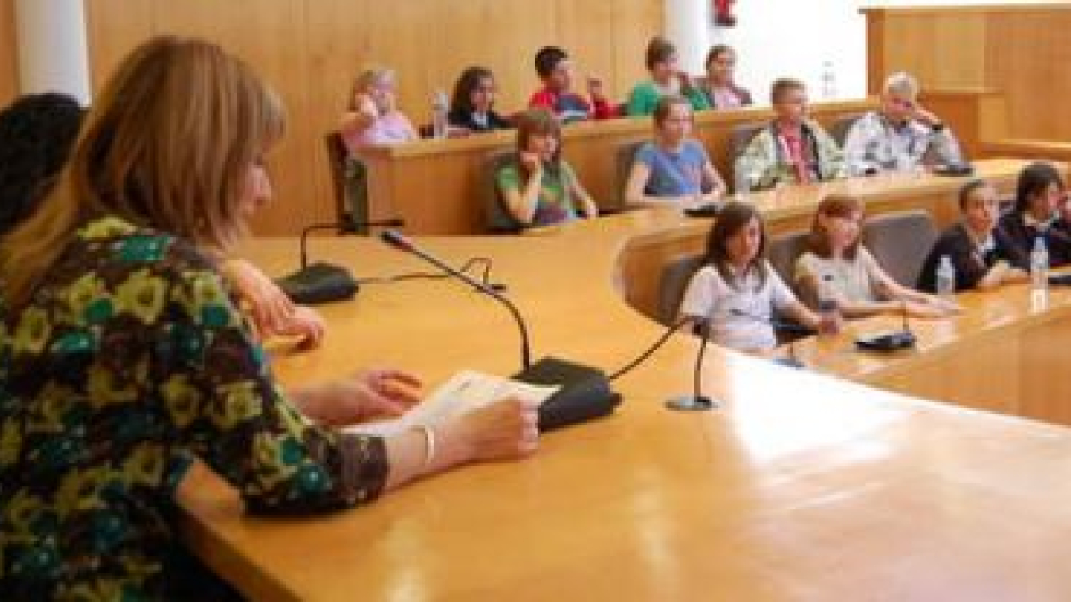 La alcaldesa de San Andrés, Mª Eugenia Gancedo, recibió a los participantes del proyecto Comenius