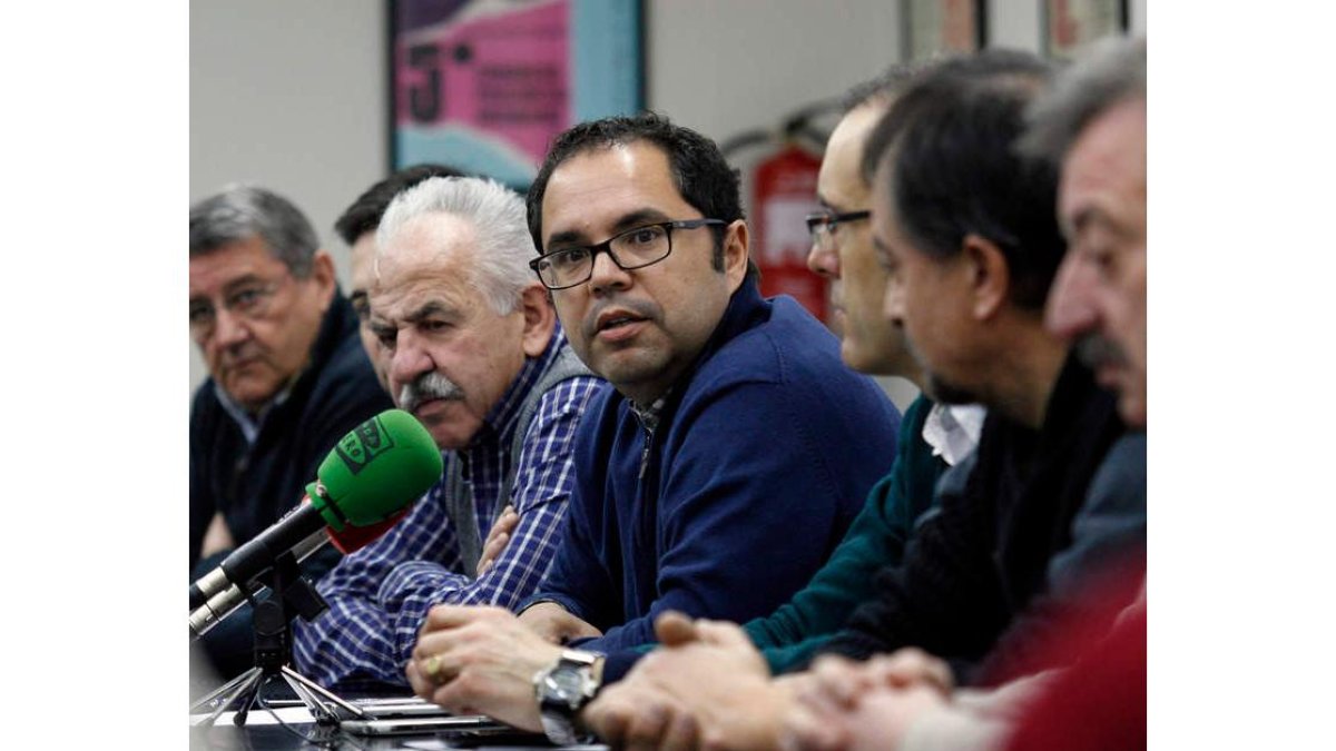 Santana, junto a Mallo y secretarios de las federaciones