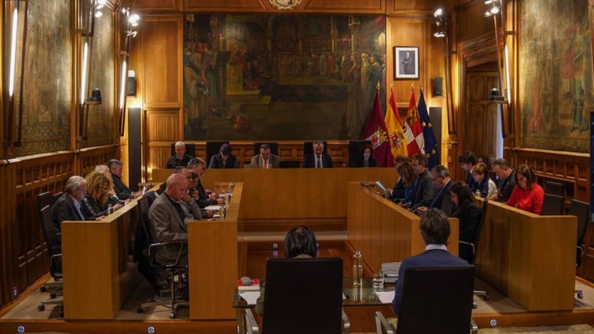 Pleno de la Diputación. MIGUEL F. B.