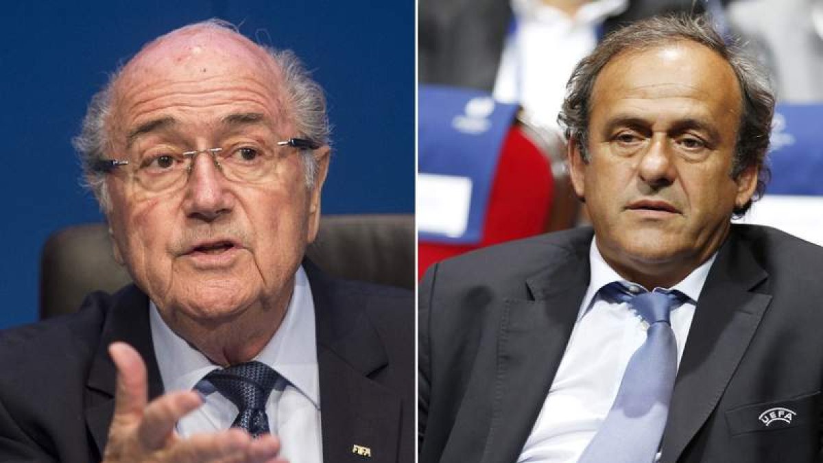 Blatter y Platini esperan la resoluciuón del TAS para evitar el castigo.