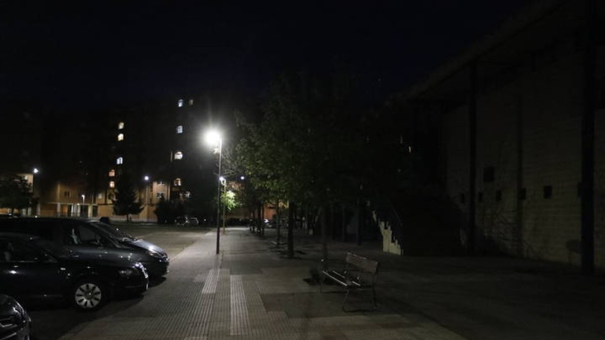 El Polígono 10 es uno de los barrios en los que se apuntan quejas por la falta de iluminación. MARCIANO PÉREZ