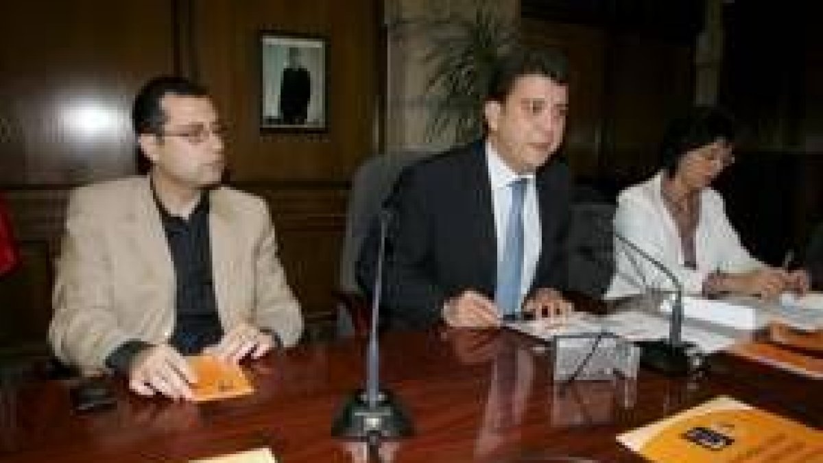 Reiner Cortés, López Riesco y Pilar Barrios, ayer en la presentación