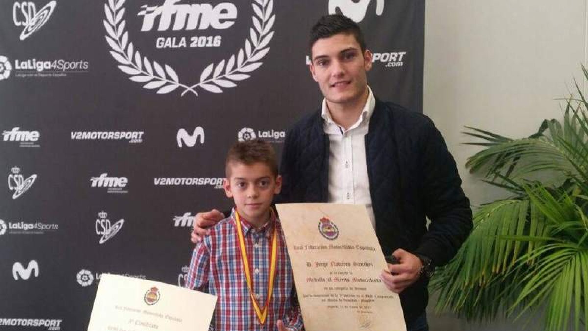El paramés Sergio González Vallinas junto al piloto mundialista de Moto2, Jorge Navarro. DL