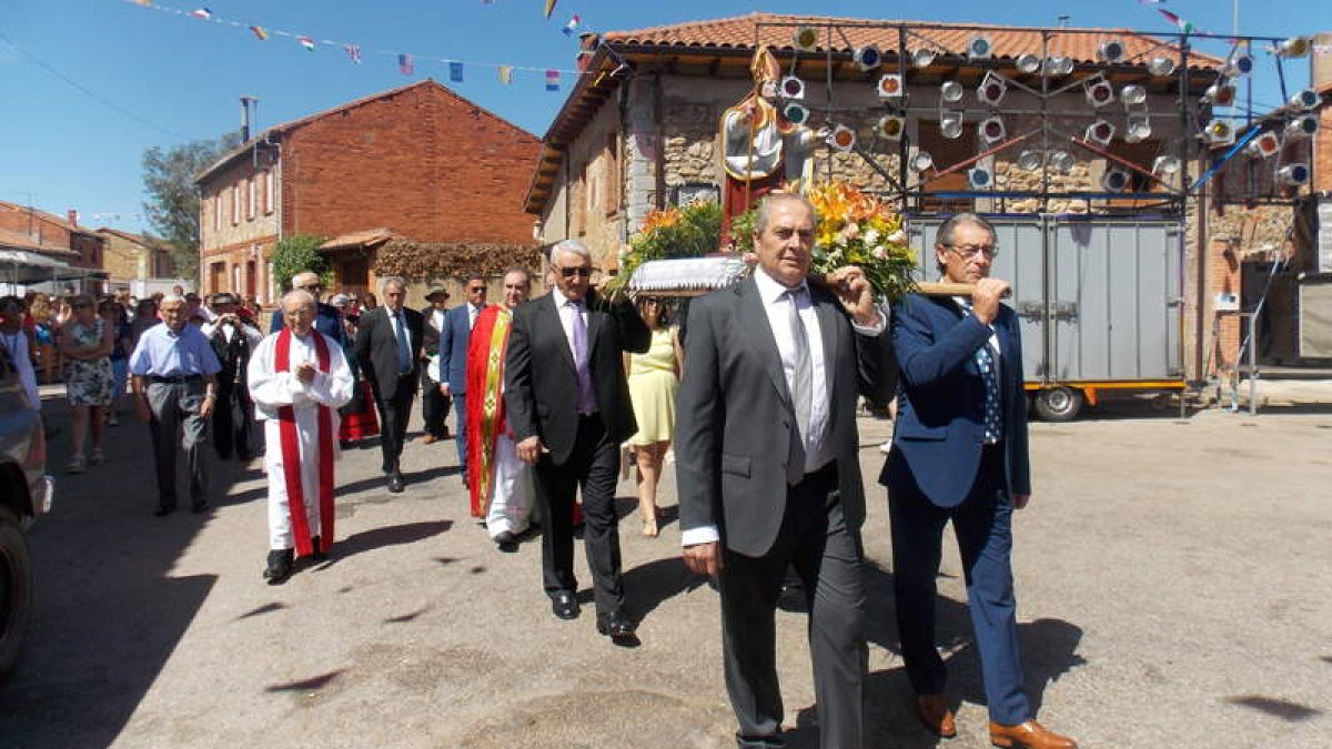 El patrón San Blas fue venerado por las calles del pueblo. PLANILLO