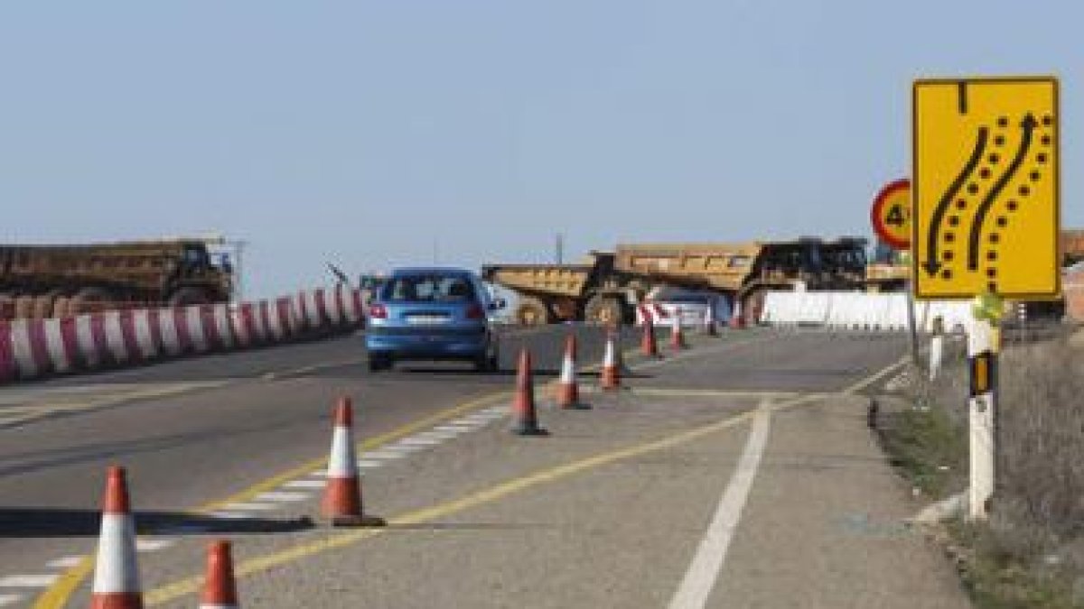 Sucesión de curvas entre Arcahueja y el Puente Villarente en la N-601.