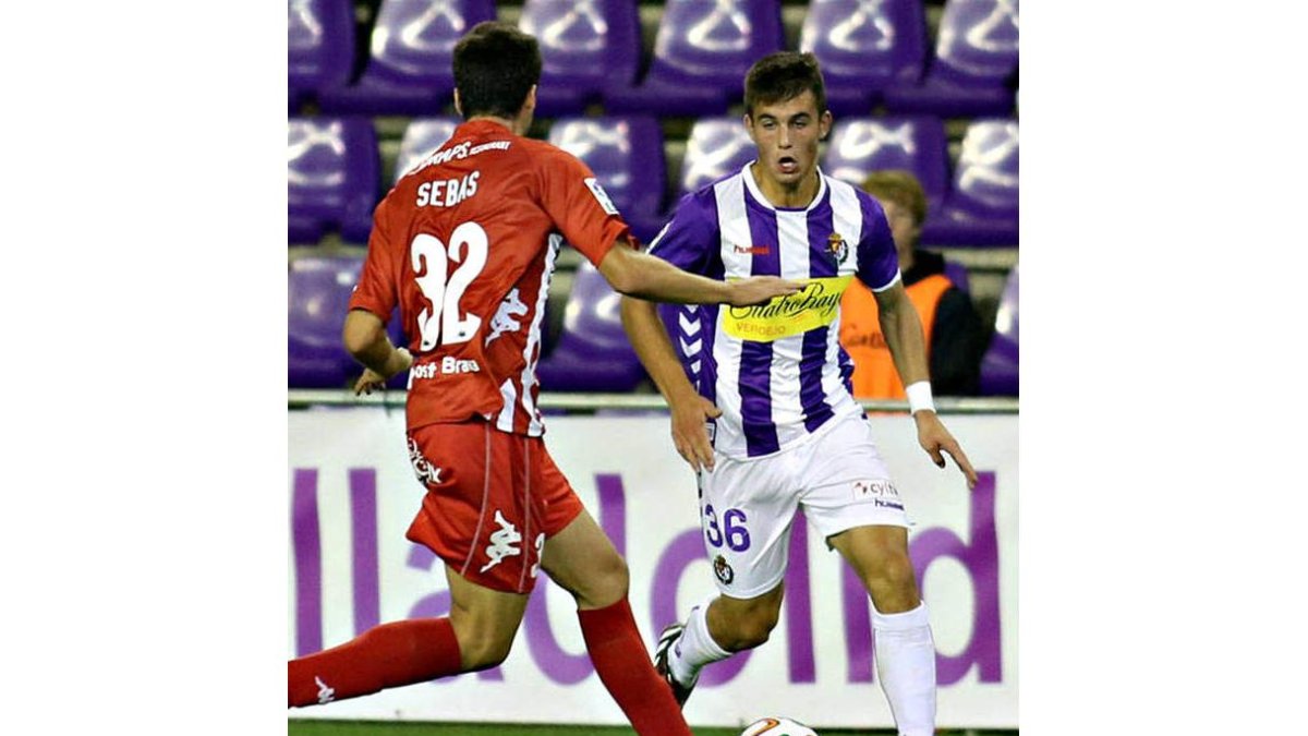 Dani Vega, jugador del Real Valladolid B, es una de las alternativas para suplir a Caiado. DL