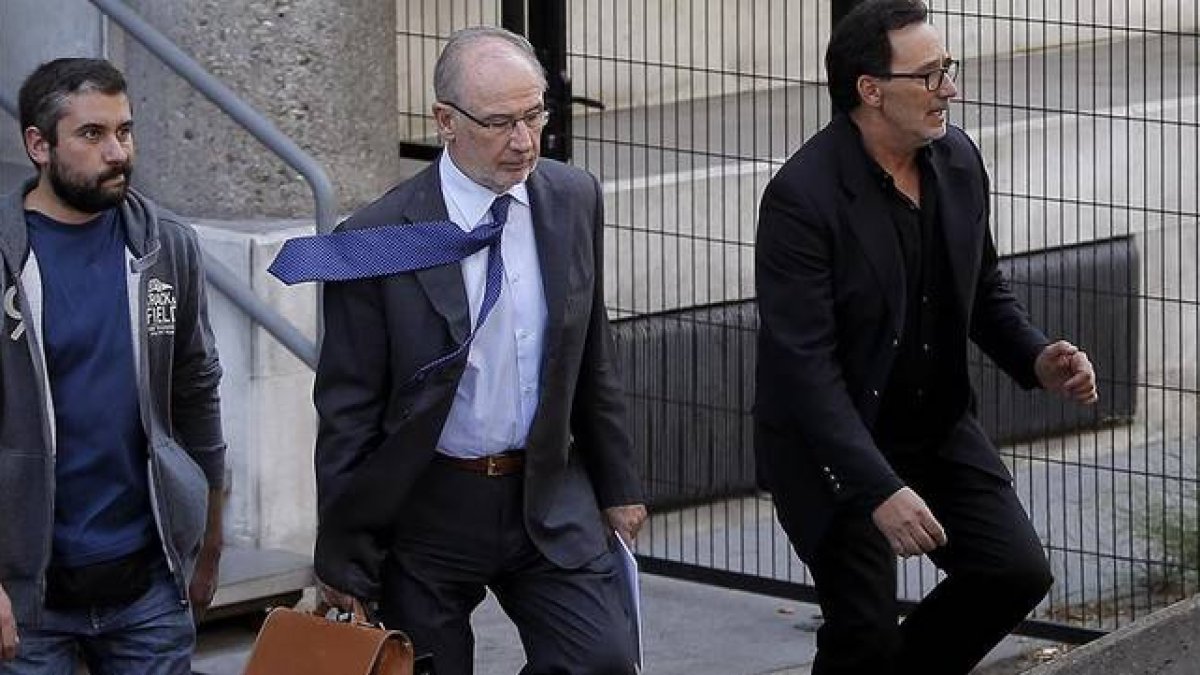 Rodrigo Rato sale de los juzgados de Plaza de Castilla, después de declarar ante el juez.