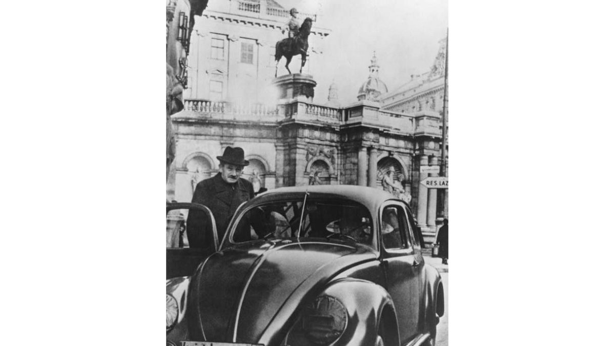 «Versuchswagen 1» prototipo del «Escarabajo», que Ferdinand Porsche utilizaba como vehículo personal.