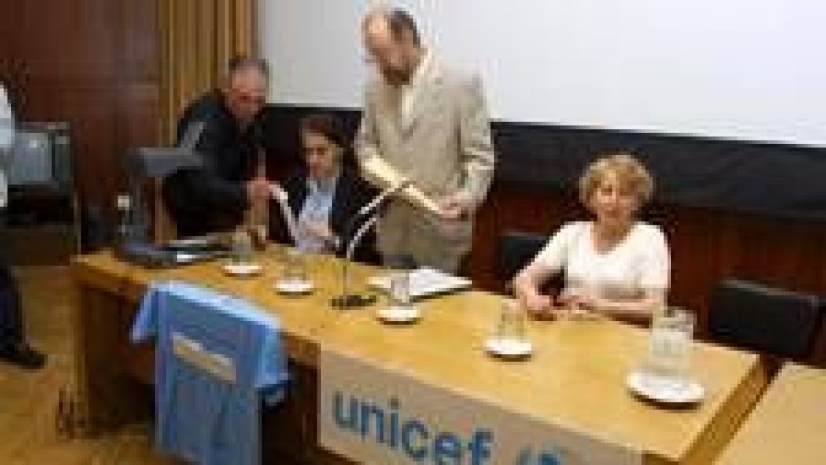 Los representantes de Unicef solicitan la colaboración de los bercianos
