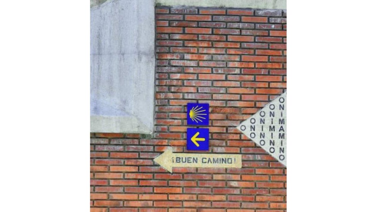 Nueva señalización del Camino en el casco urbano de Astorga. DL