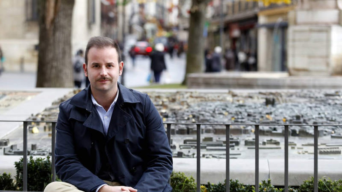Álvaro Díez Martínez, coordinador del movimiento Movember en León. MARCIANO PÉREZ