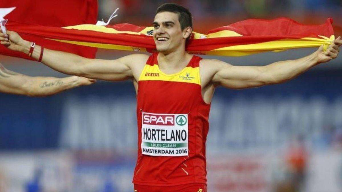 Bruno Hortelano, tras conquistar la medalla de oro en los Europeos de Amsterdam.