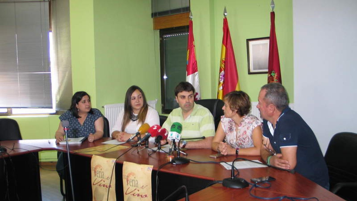 Presentación de la Feria del Vino de Cacabelos. MACÍAS