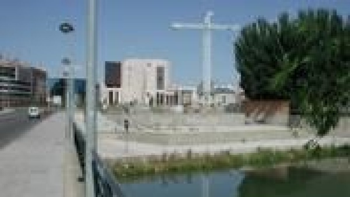 La plaza del Agua se ubica en los aledaños del Hostal de San Marcos