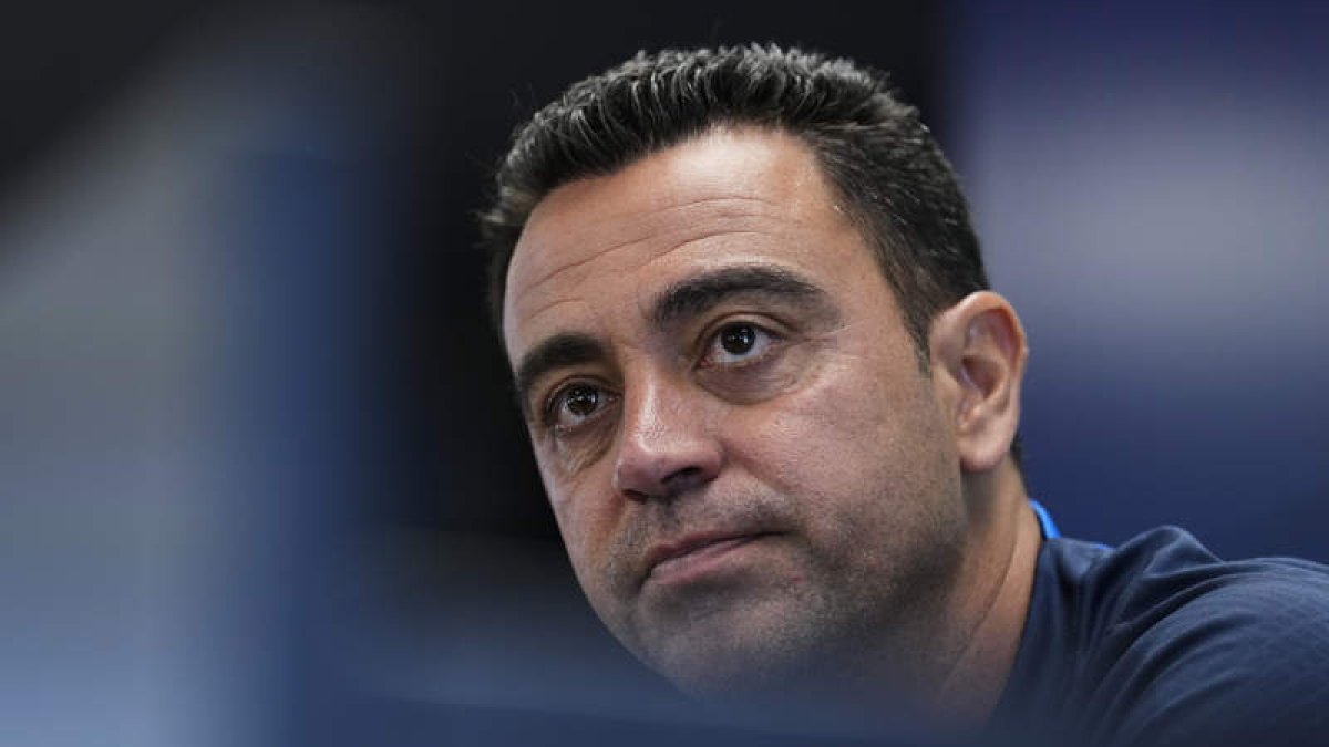 Xavi considera que Messi tomó una «decisión personal» condicionada por la situación del Barça. GARCÍA
