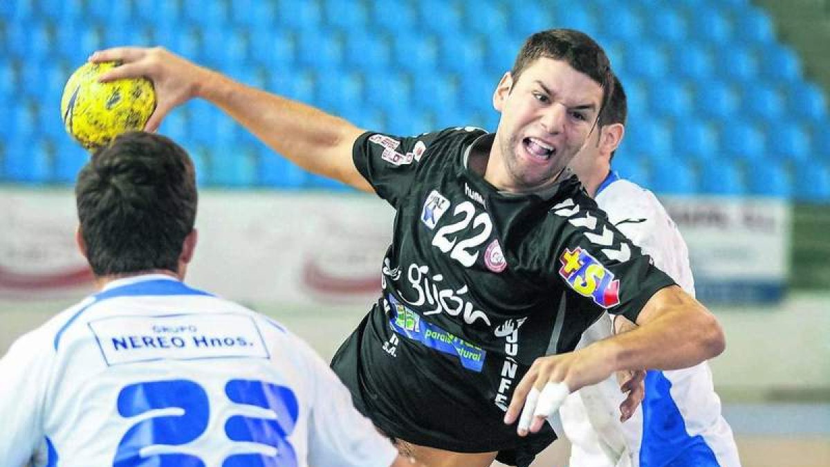 Pablo Paredes, en un partido con el Juanfersa Gijón.