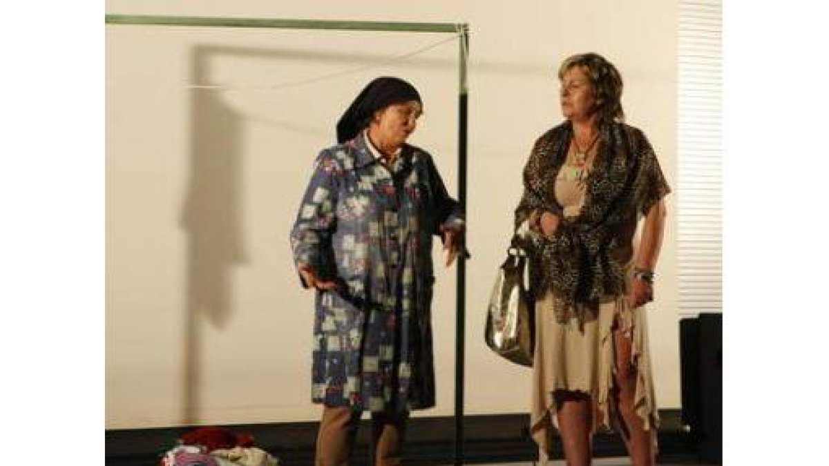 Los artistas contra la violecia de género, ayer en León.