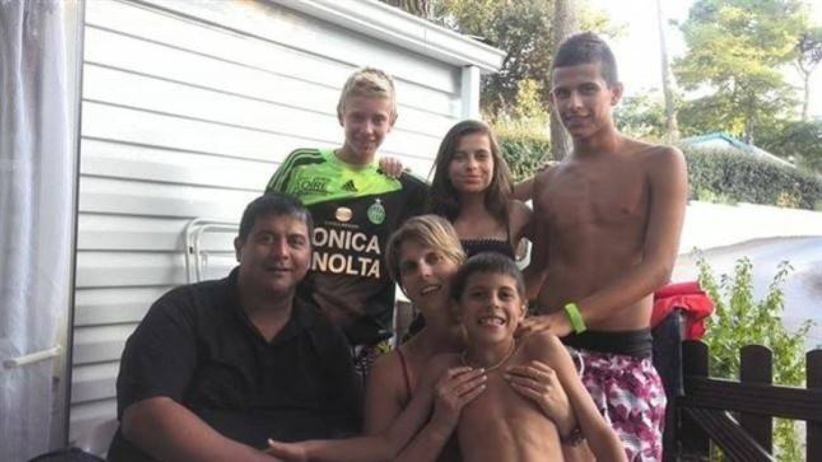 Varios miembros de la familia francesa Reynaud que murieron en el accidente del avión de Swiftair.