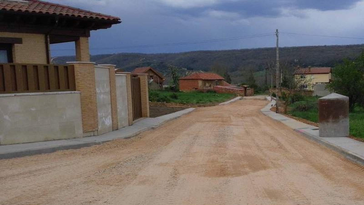 Una de las calles urbanizadas con el plan provincial de obras. DL