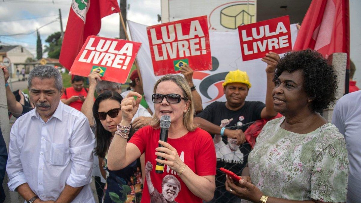 Brazilian Workers Party  PT  president and Parana state senator  Gleisi Hoffmann  speaks to supporters of Brazilian former president  2003-201