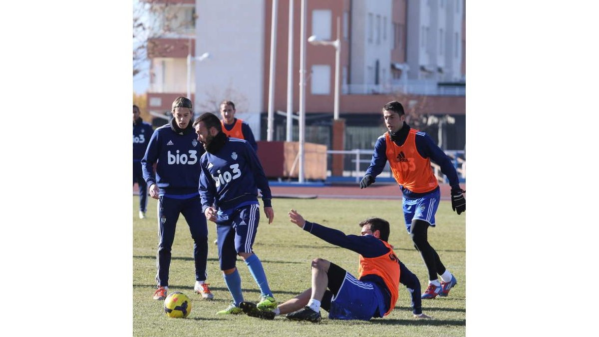 Un triunfo sacaría al equipo berciano de puesto de descenso.