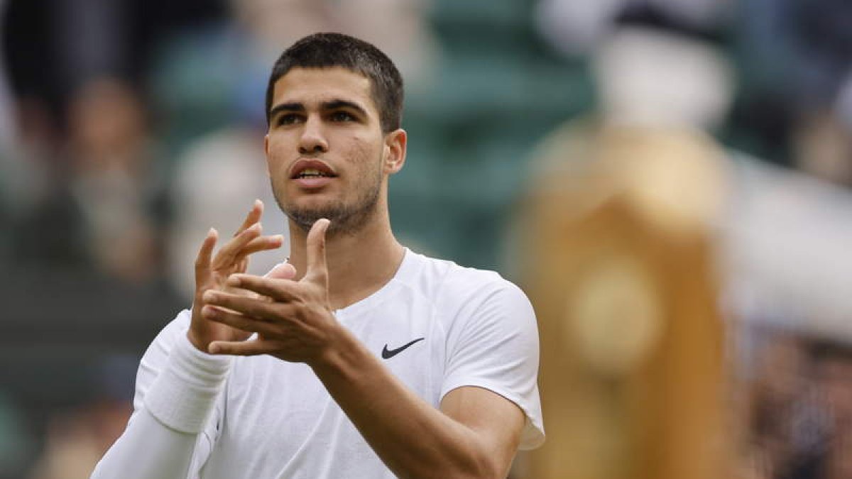 Carlos Alcaraz venció a Otte con un contundente 6-3, 6-1 y 6-2 en hora y media. TOLGA AKMEN