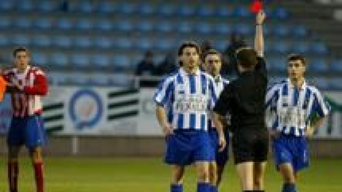 Ramón Pereira tuvo una reaparición fugaz, estuvo cinco minutos en el campo antes de ser expulsado