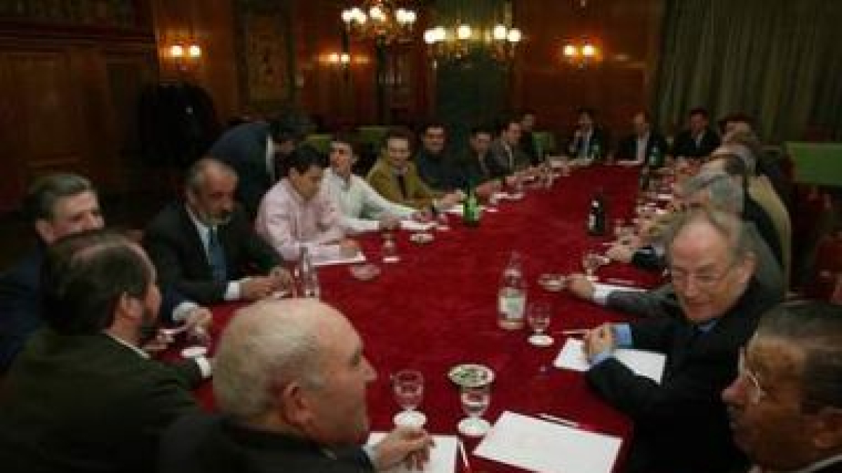 Mesa de constitución de Agelco el 7 de febrero del 2003.