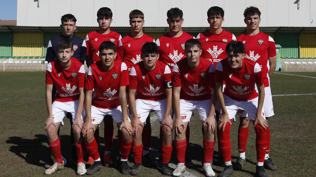 Formación del equipo del Veguellina de la 1ª División Provincial Juvenil. FERNANDO OTERO