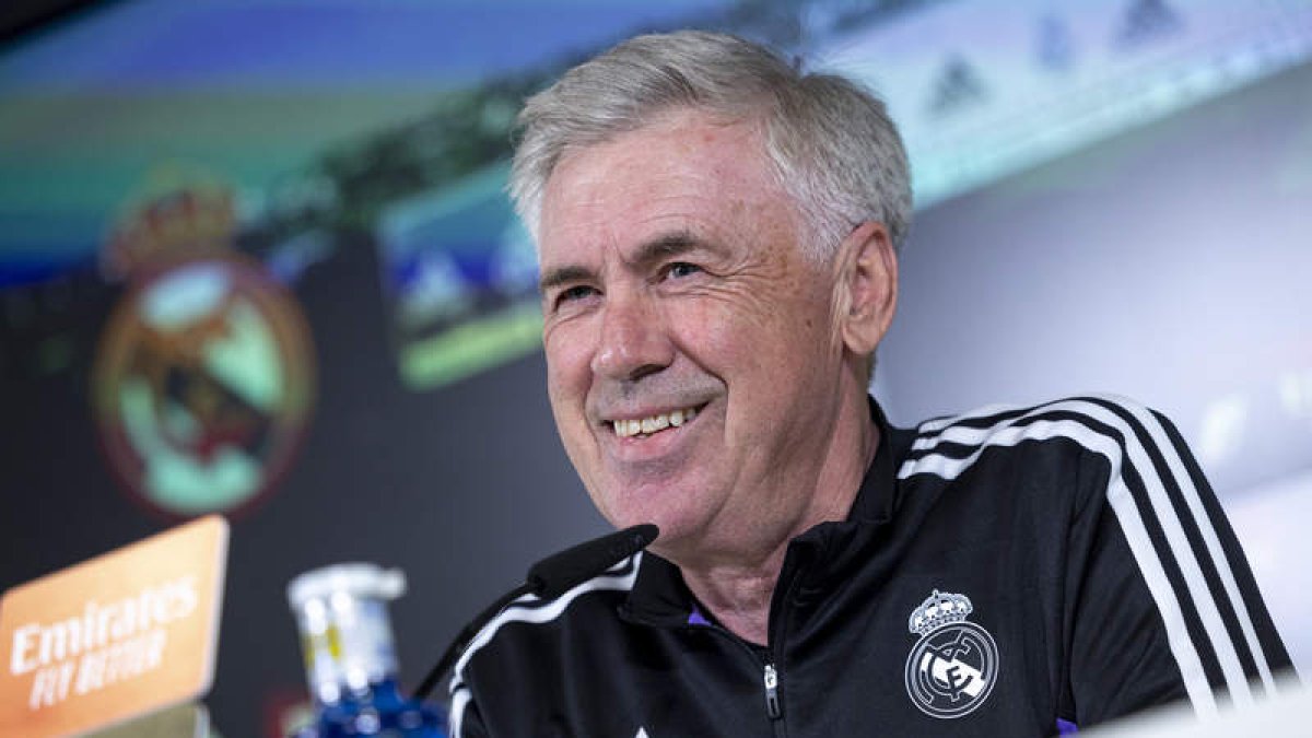 Carlos Ancelotti, durante una rueda de prensa. DANIEL GONZALEZ