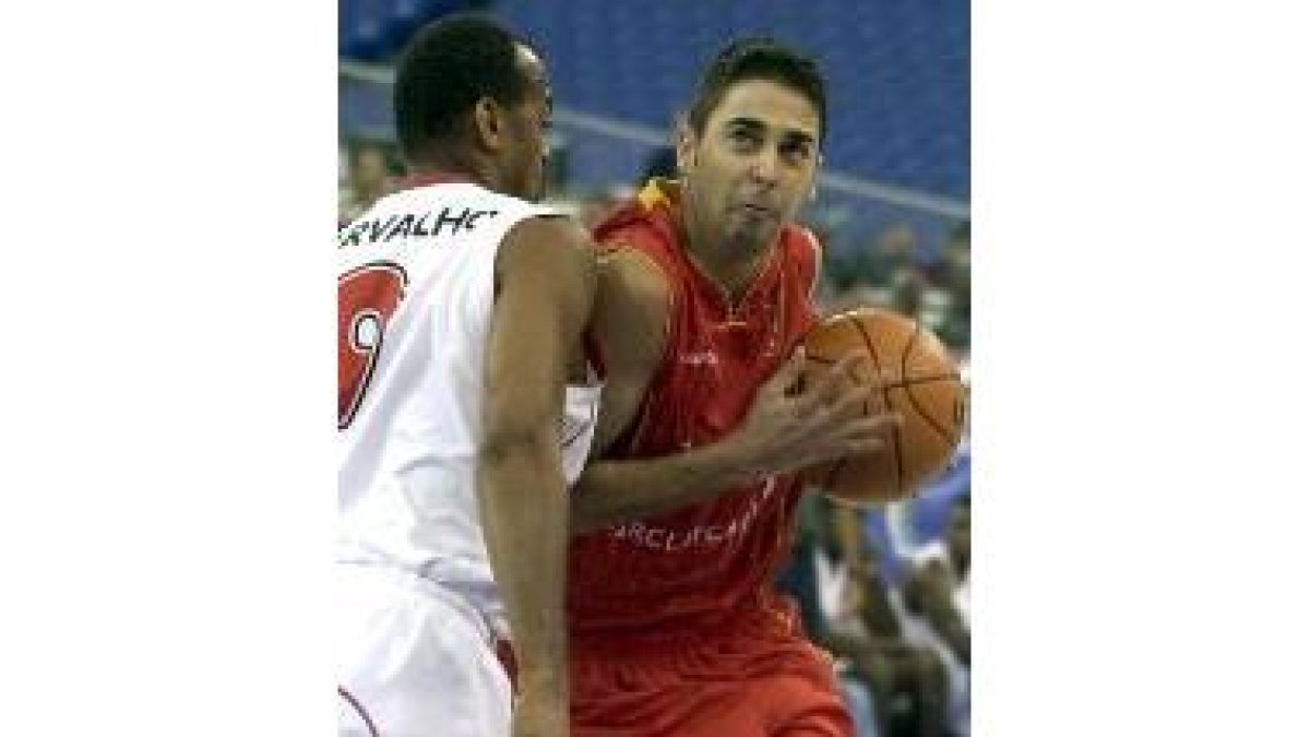 «La Bomba» Navarro, una de las figuras de la selección, viajará a León