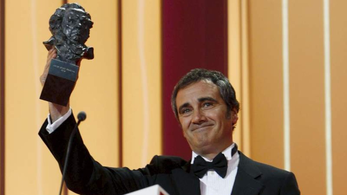 Javier Fesser tras recibir el Goya por el guión de «Camino».