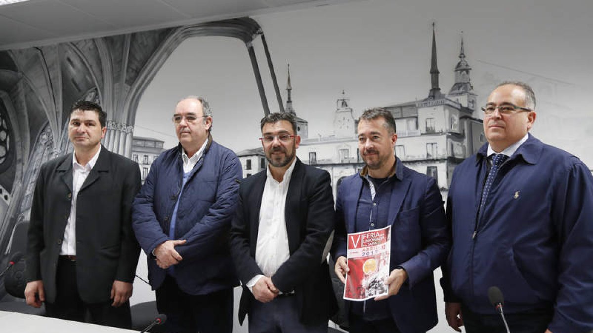 La feria se presentó ayer en el Ayuntamiento. JESÚS F. SALVADORES