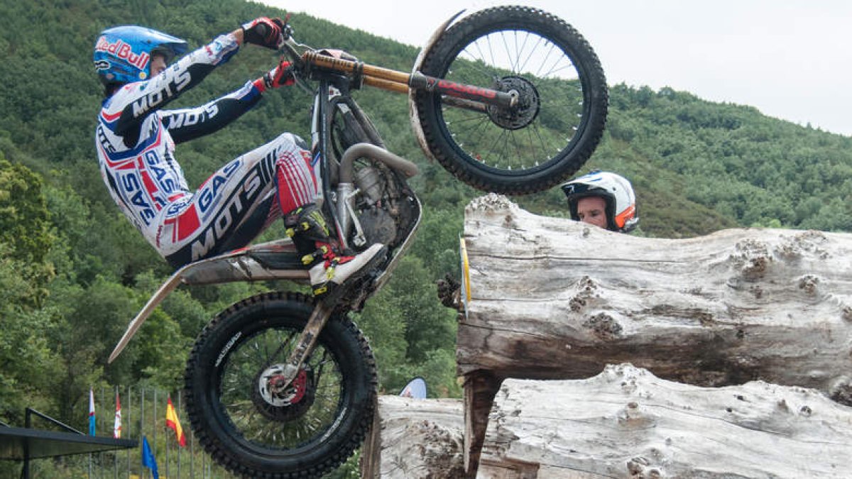 Adam Raga se reencontró con la victoria en Pobladura de las Regueras y cortó la racha de triunfos de su gran rival en el nacional, Toni Bou.