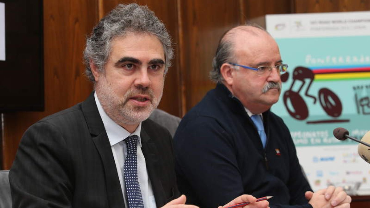 Los concejales Fernando Álvarez y Emilio Cubelos.