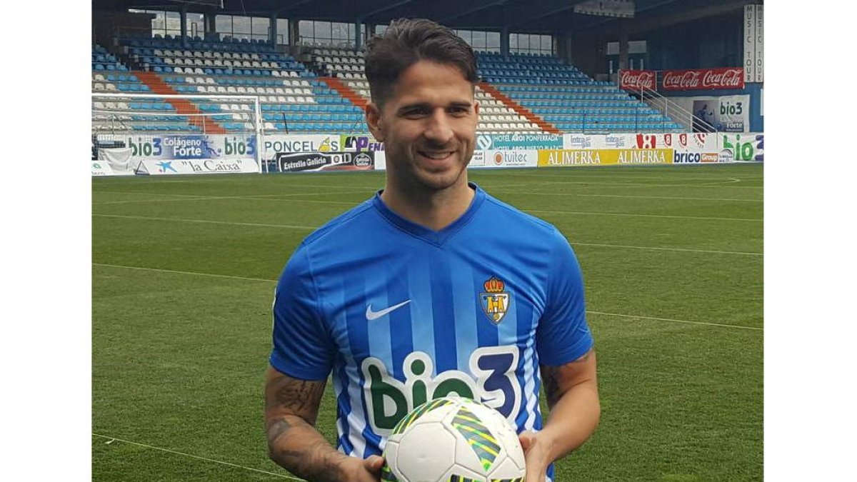 Ríos Reina se mostró apenado por la ansiedad y la actitud que mostró la Deportiva ante el CF Salmantino. ANA F. BARREDO
