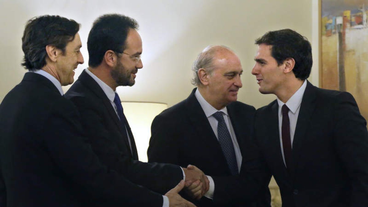 Rafael Hernando, Antonio Hernando, Fernández Díaz y Albert Rivera.